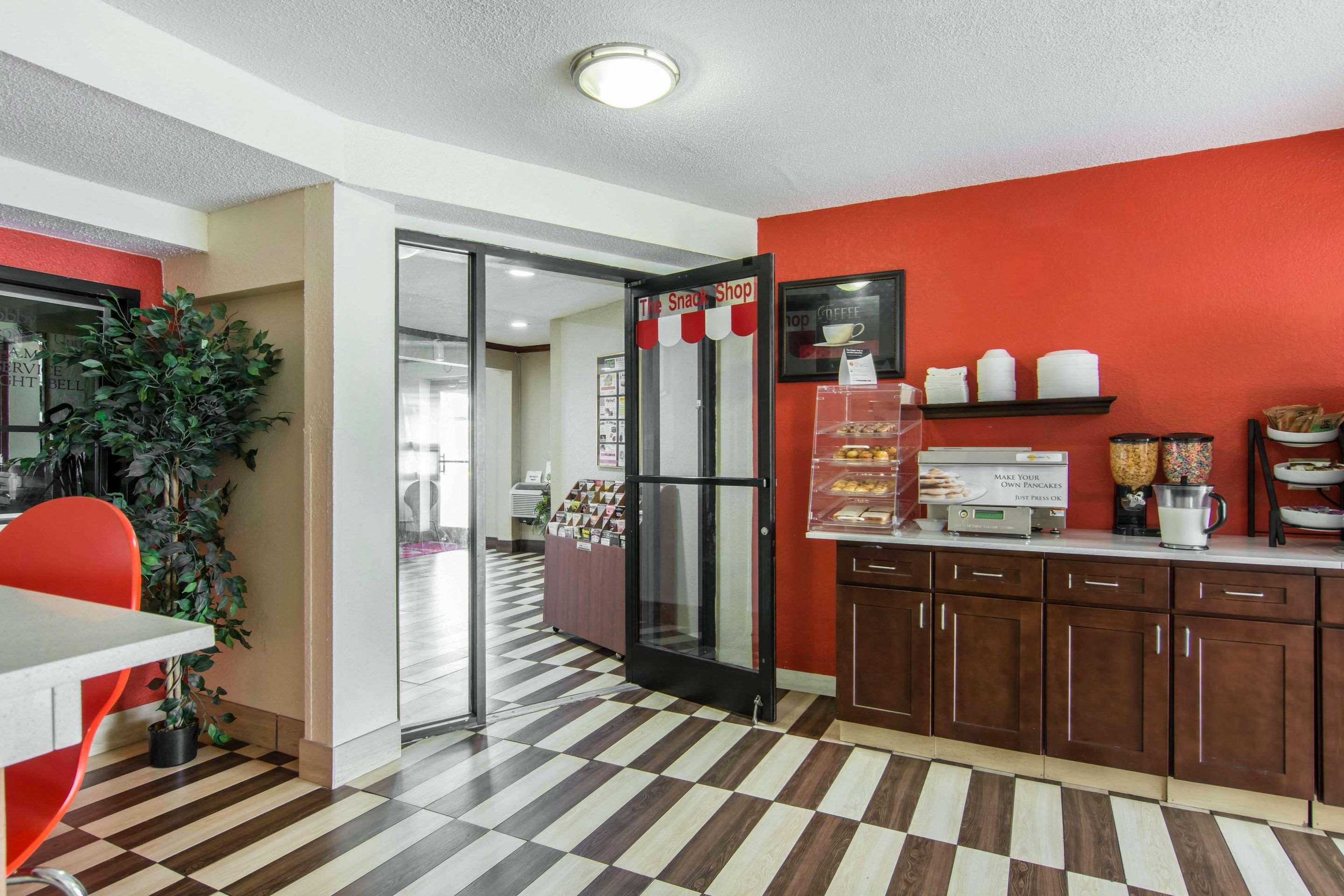 Econo Lodge Weldon - Roanoke Rapids Eksteriør billede